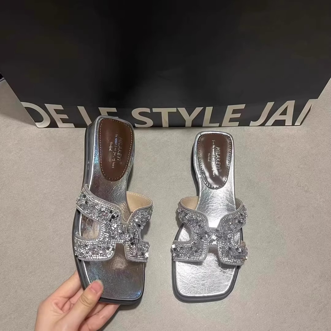 小香风气质绝美凉鞋女夏季2025新款仙女时尚水钻外穿中坡跟拖鞋女