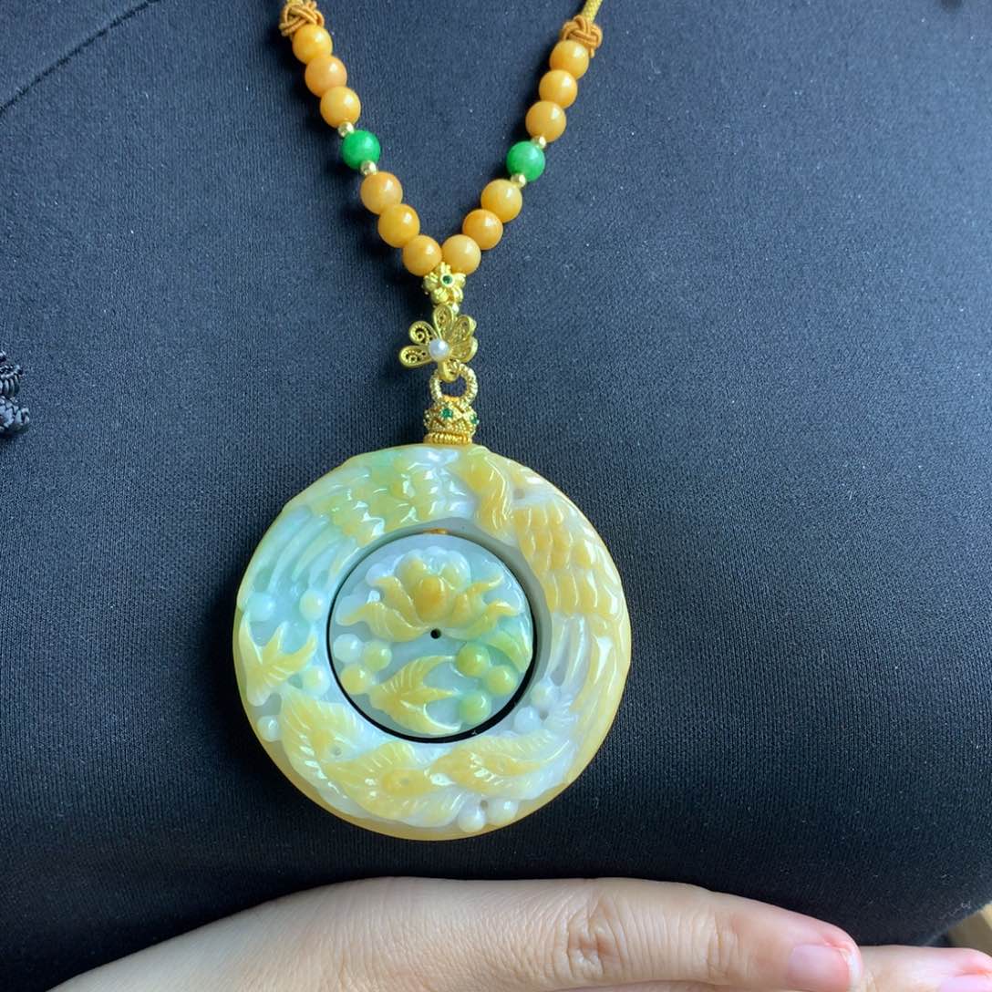 翡翠颈饰未镶嵌翡翠