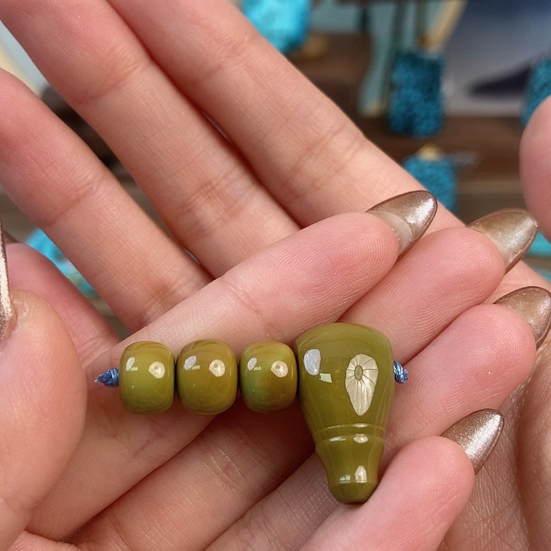 绿松石饰品未镶嵌