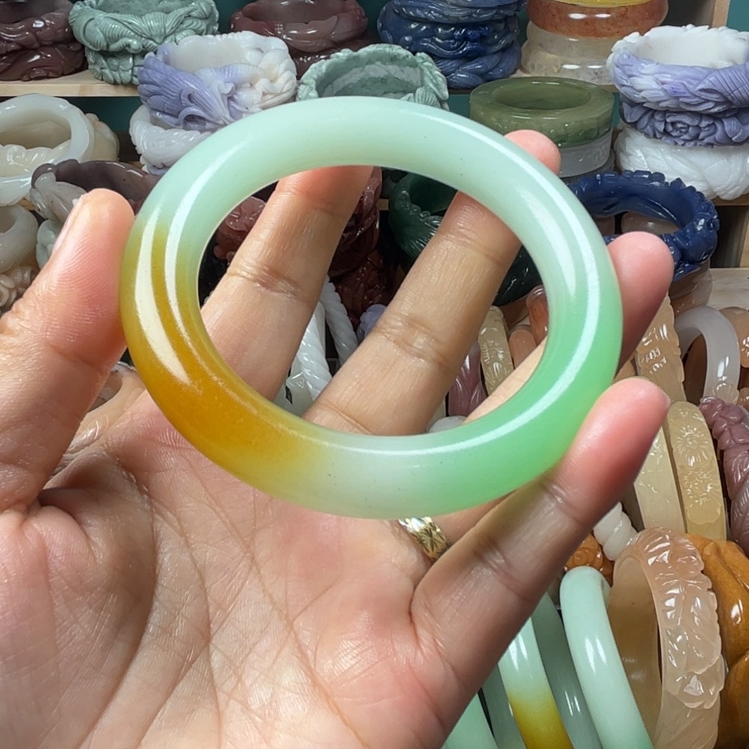 石英质玉未镶嵌纯手工雕花手镯