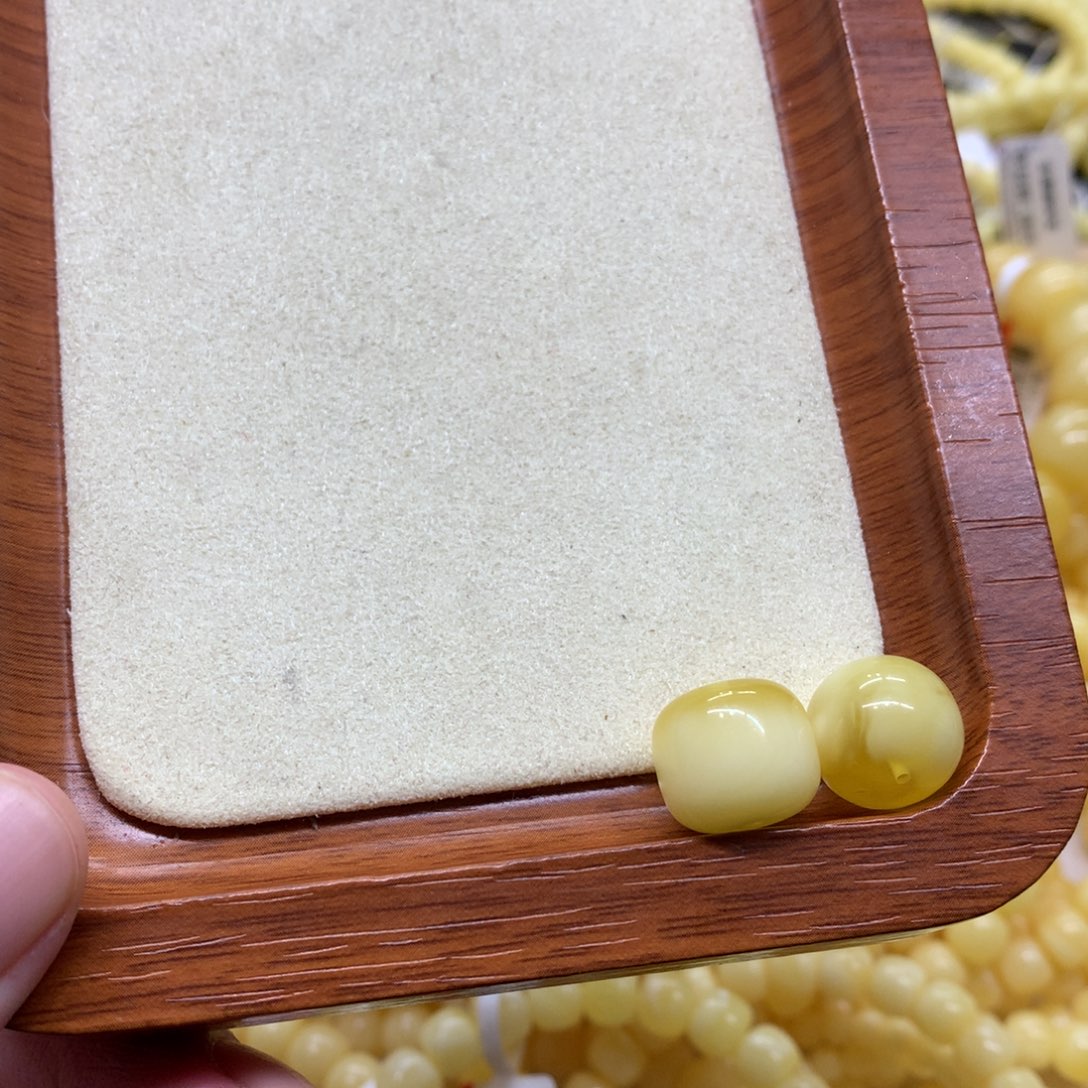 M***i蜜蜡未镶嵌裸石蜜蜡