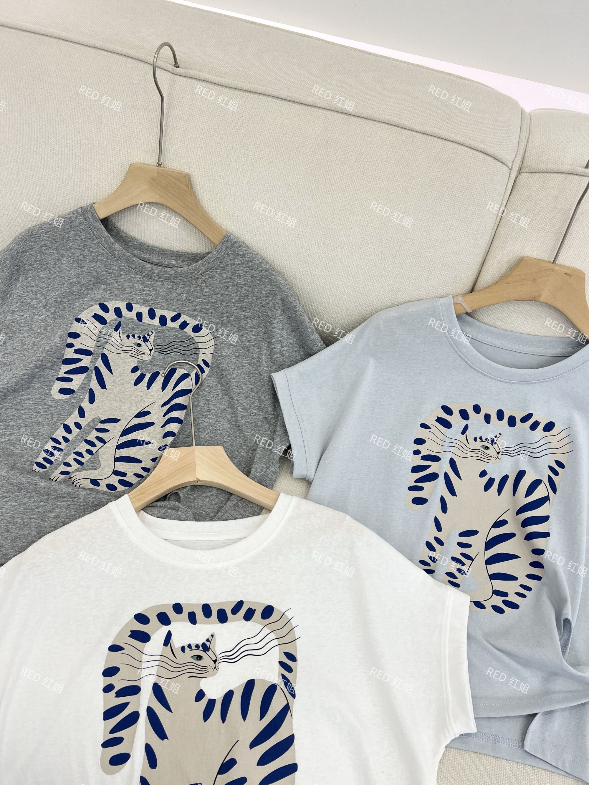 雪花棉~超透气新款短宽松打褶卡通猫猫图案女士休闲韩版短袖8056