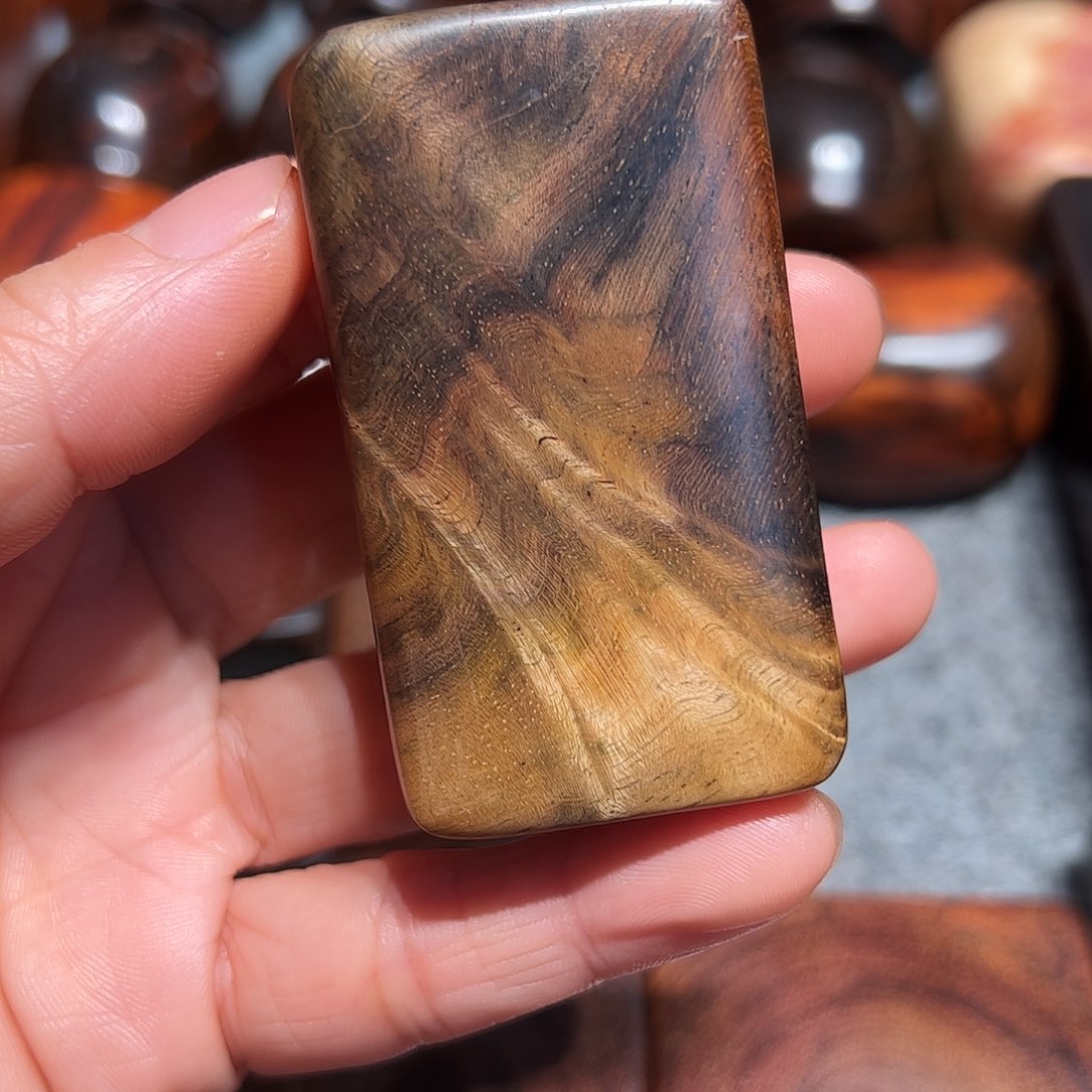 名***想交趾黄檀（大红酸枝）