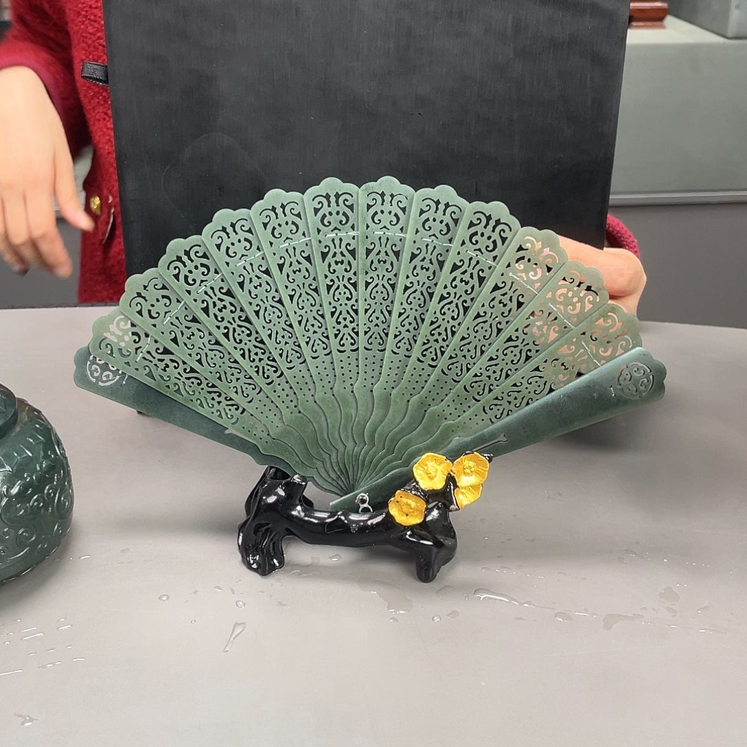 和田玉未镶嵌摆件