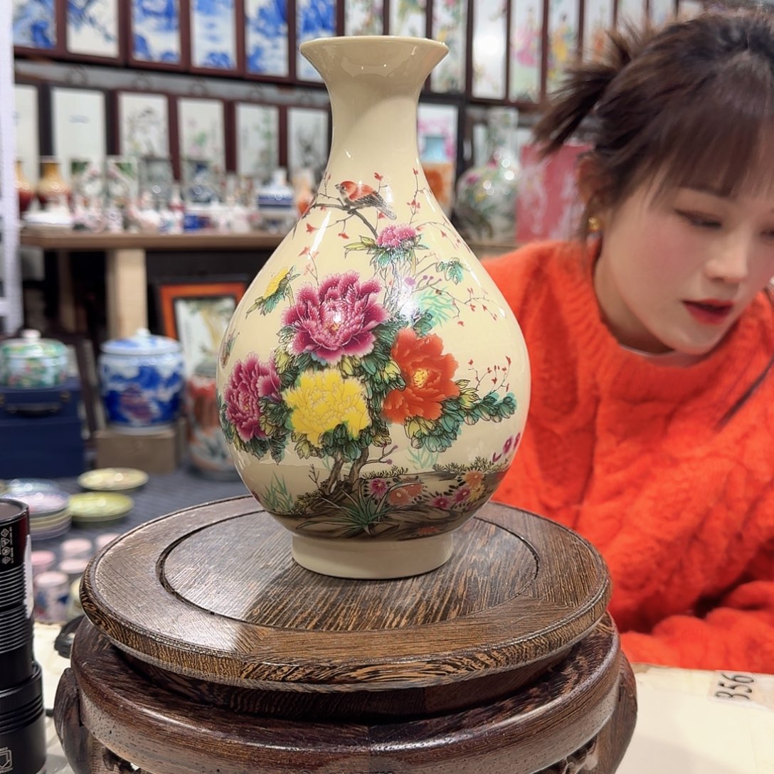 摆件瓷//////景德镇陶瓷瓷器。