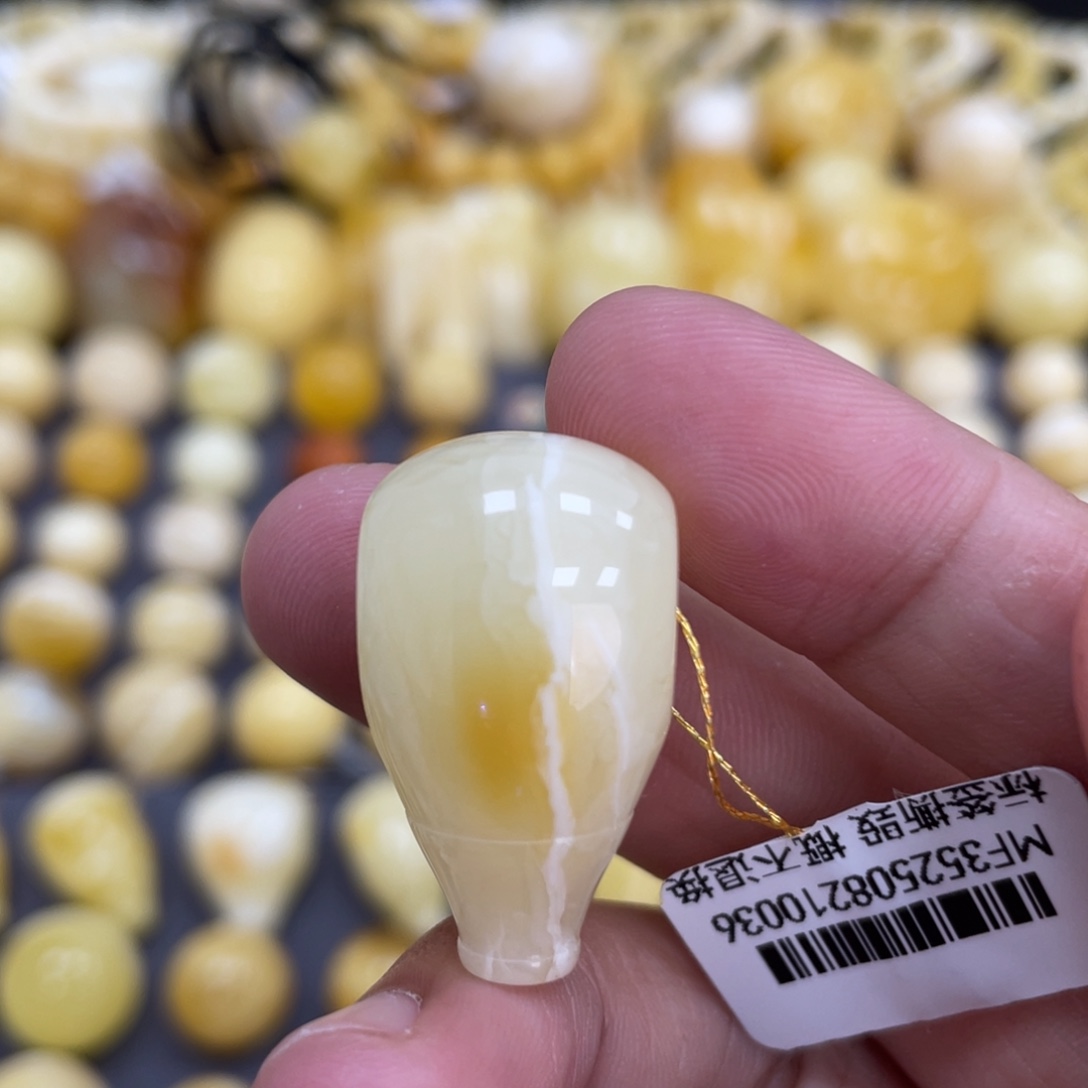 琥珀未镶嵌裸石16mm皮沁 虎皮一线
