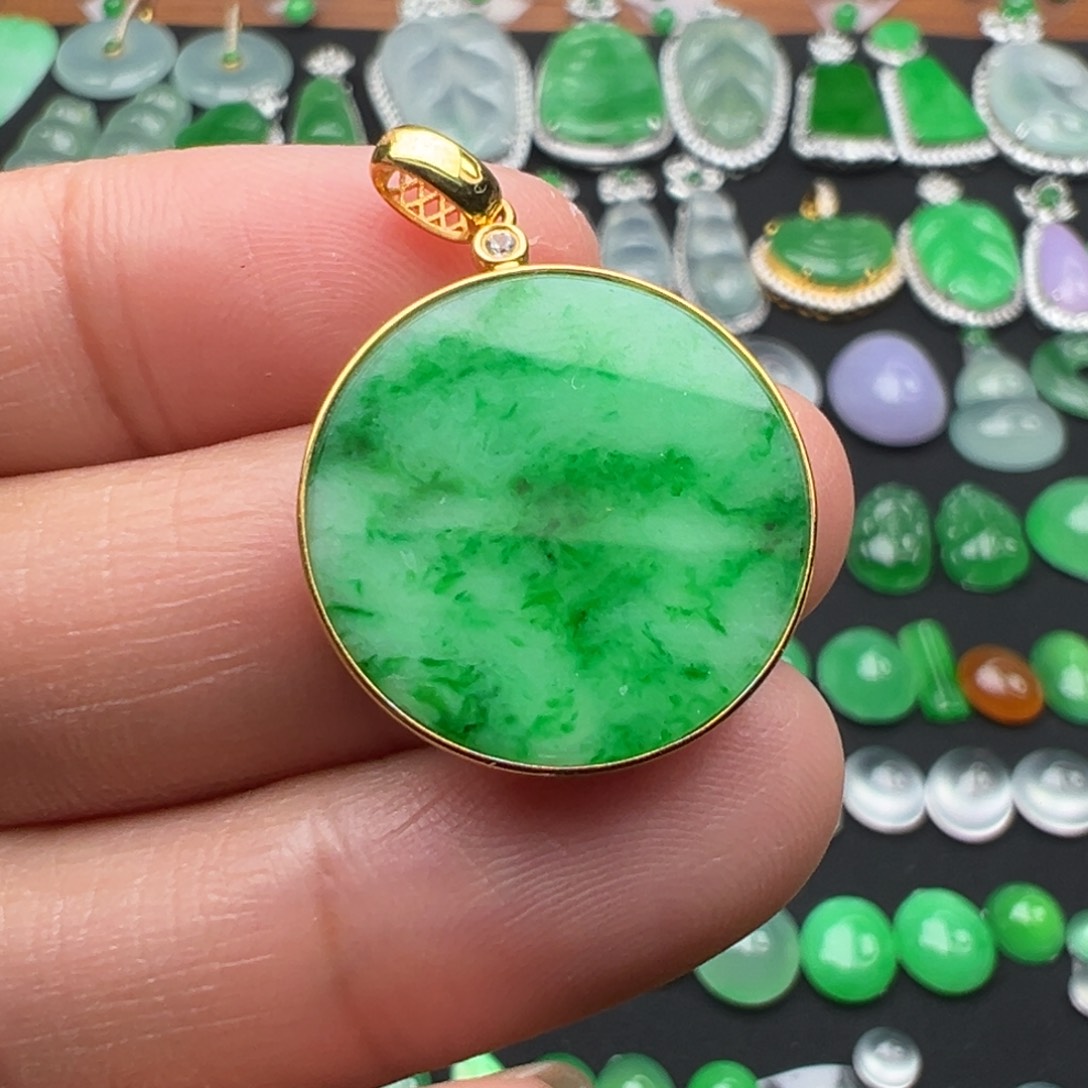 翡翠颈饰18K金镶嵌牌28.4