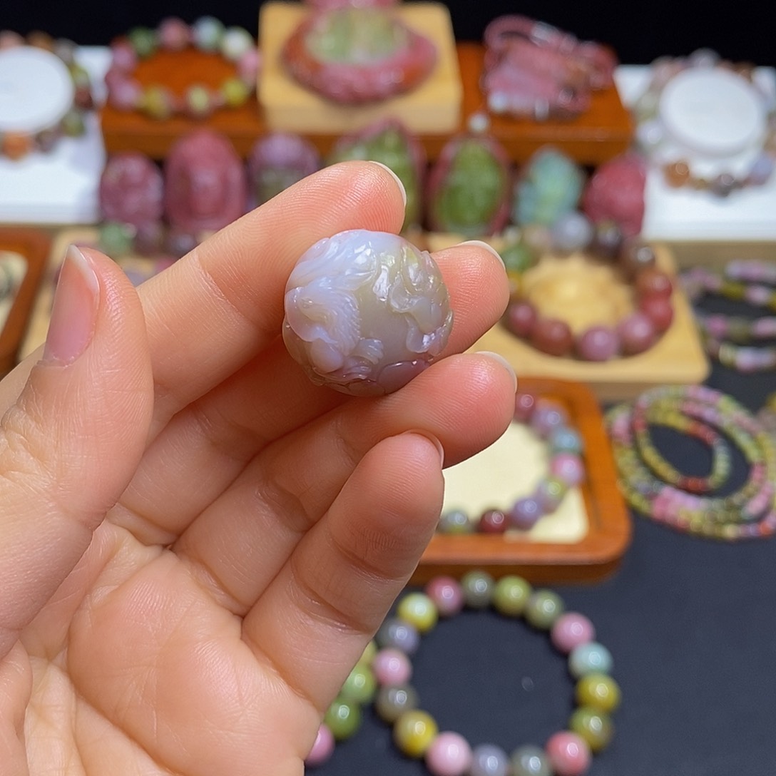 玛瑙/玉髓盐源玛瑙大漏大炸未镶嵌大师工凤九牡丹花