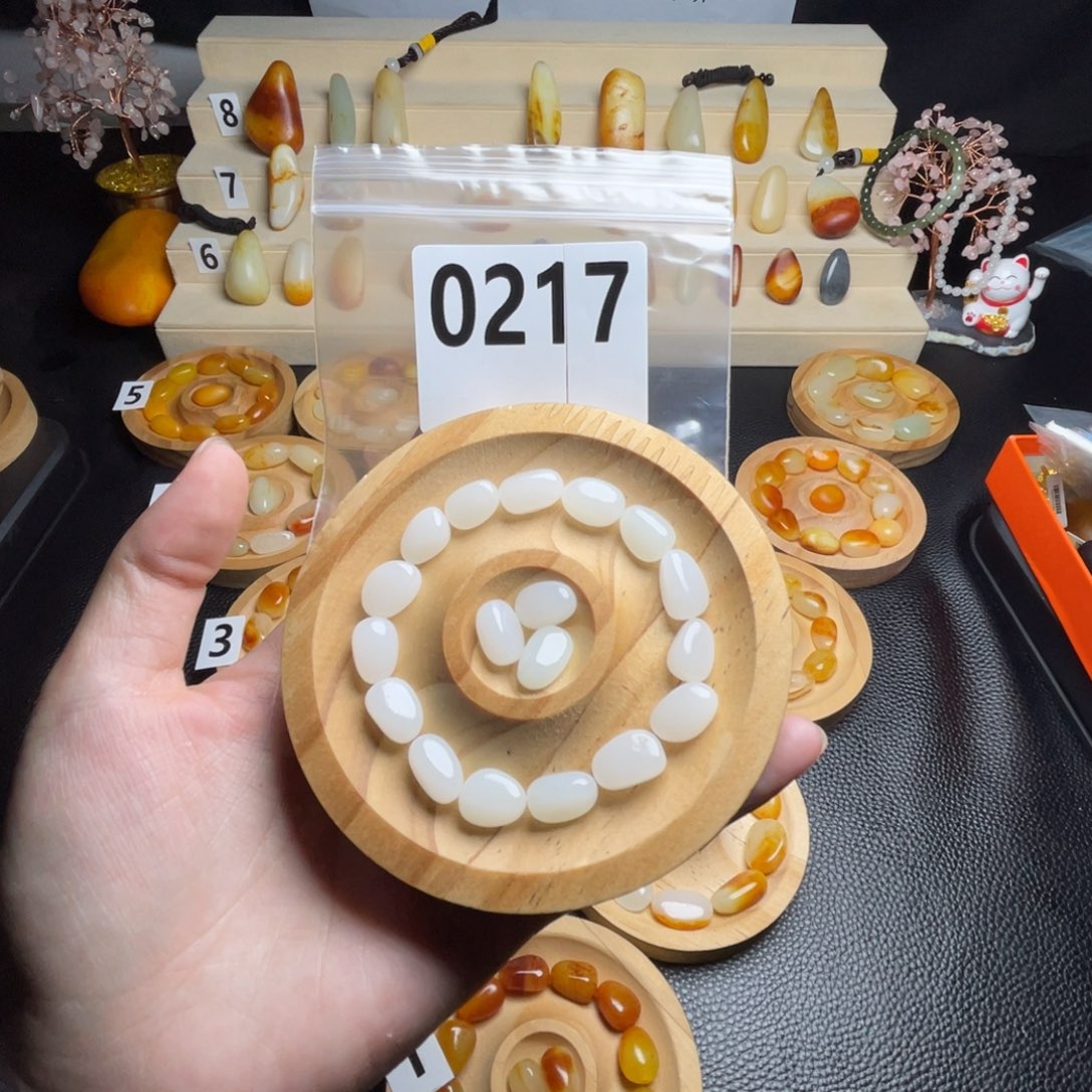 光***王和田玉未镶嵌手链