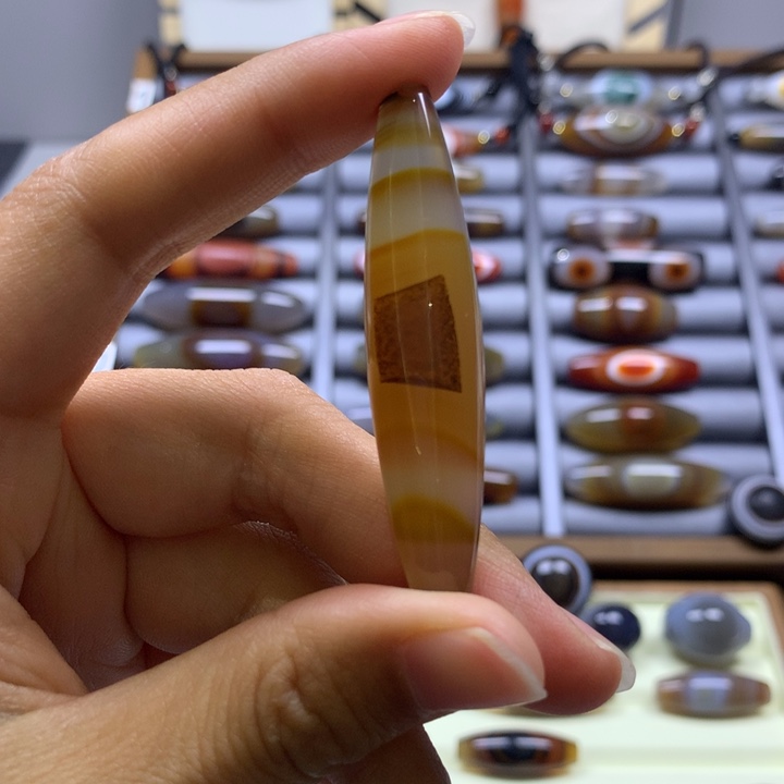 升***哥玛瑙/玉髓未镶嵌颈饰