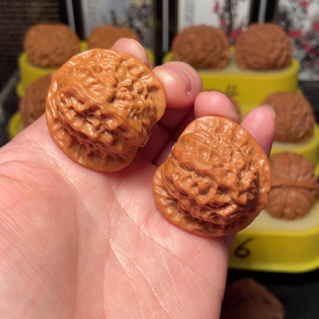 文玩核桃把件37尺瓷娃娃核桃