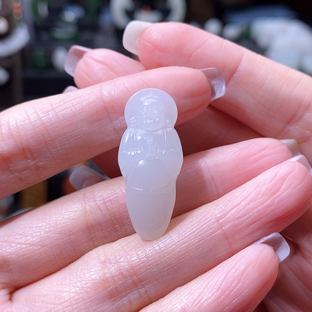 和田玉挂件未镶嵌亢****馆