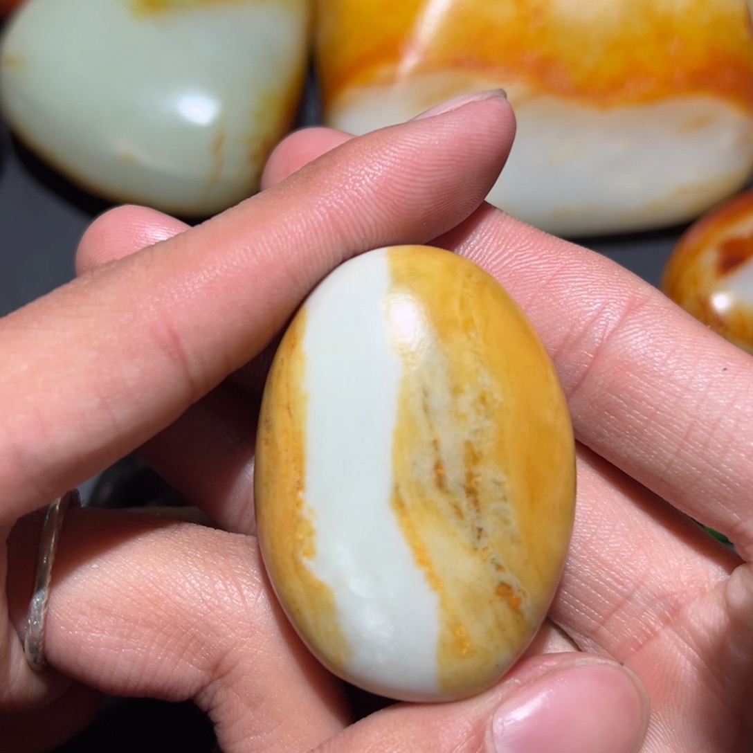 和田玉未镶嵌珠宝奇石