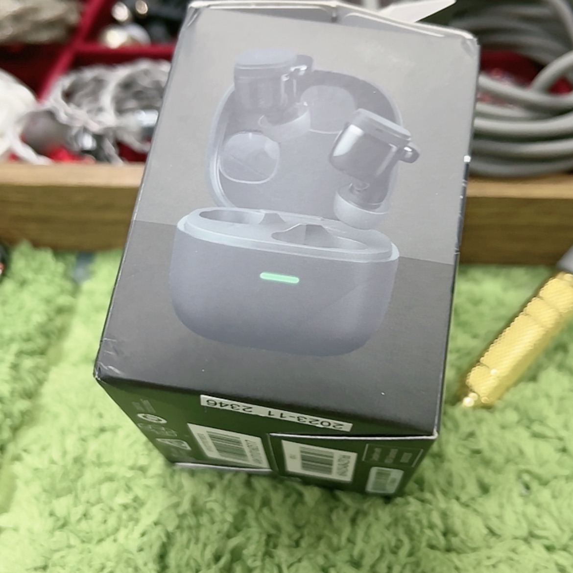 【闪购商品】95新倚****4黑色方糖