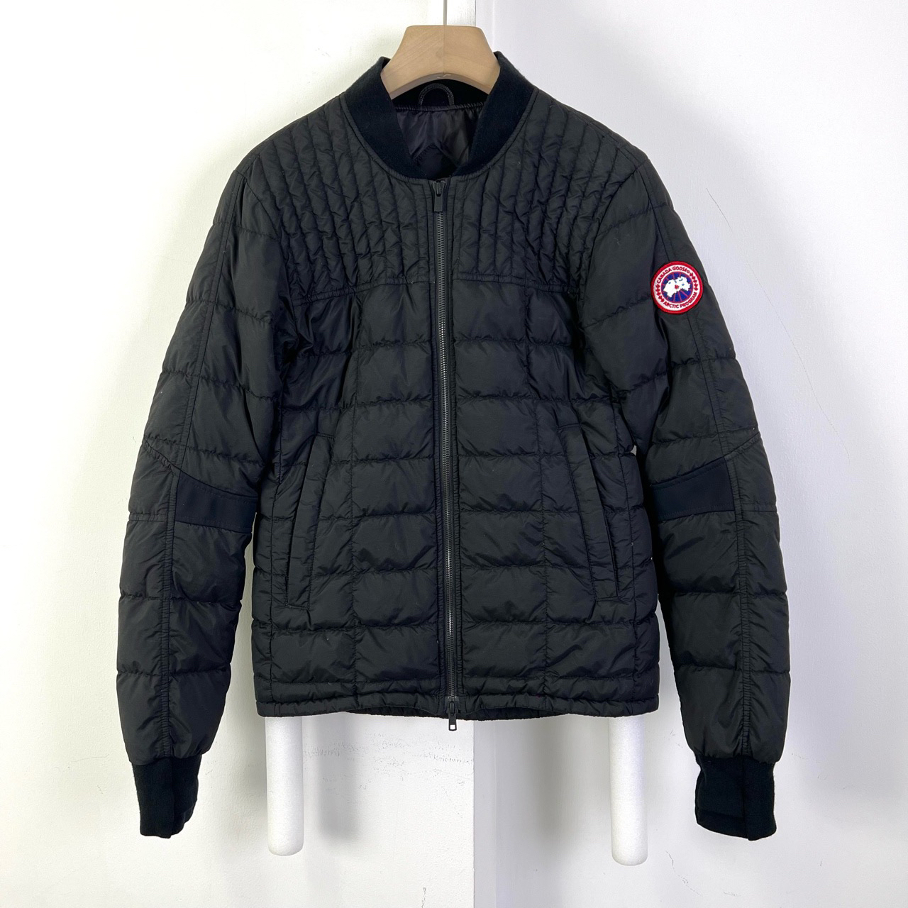 95新 CANADA GOOSE s码/黑色短款羽绒服/00493