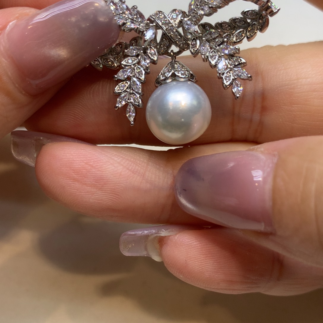 未镶嵌胸饰海水珍珠