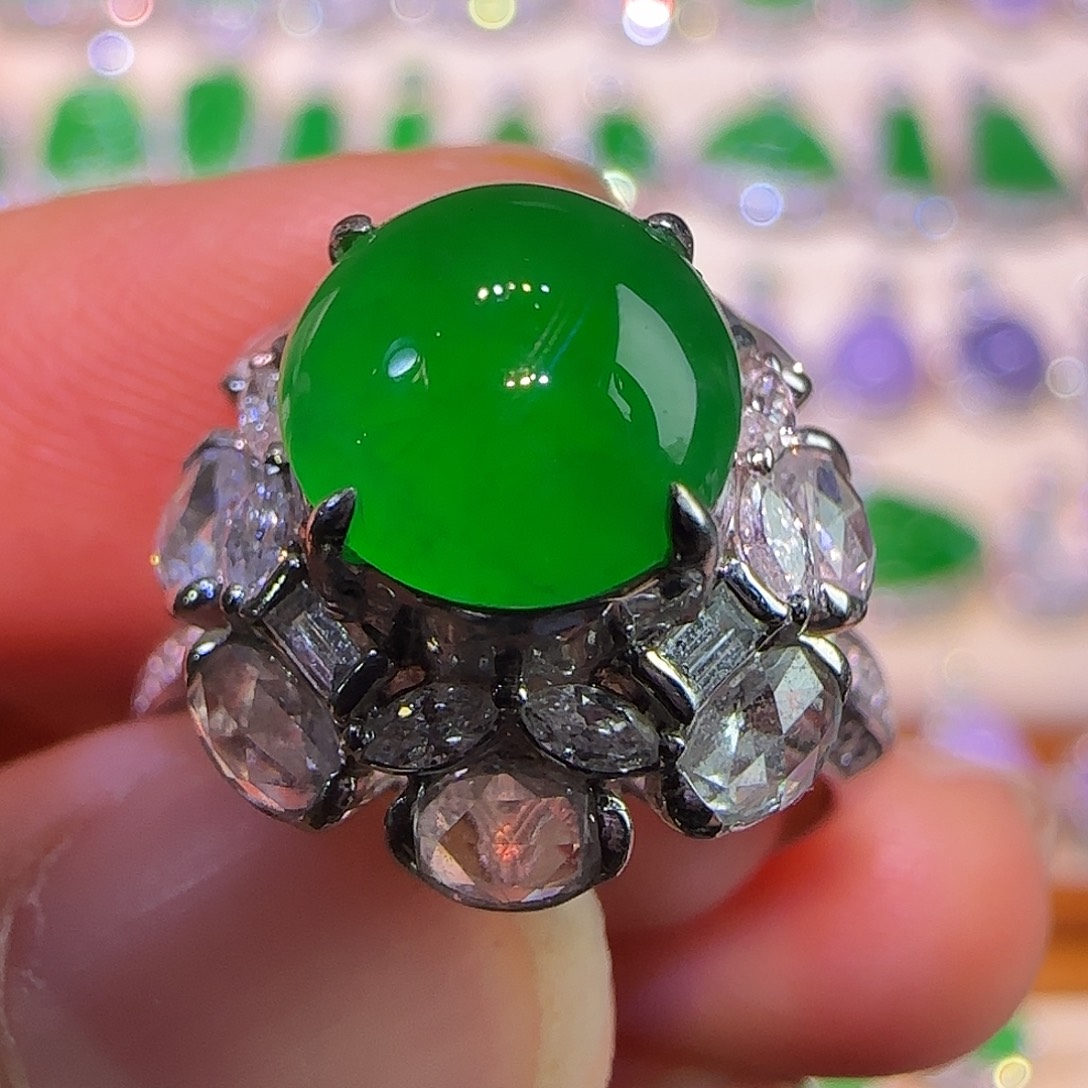 翡翠18K金镶嵌戒指