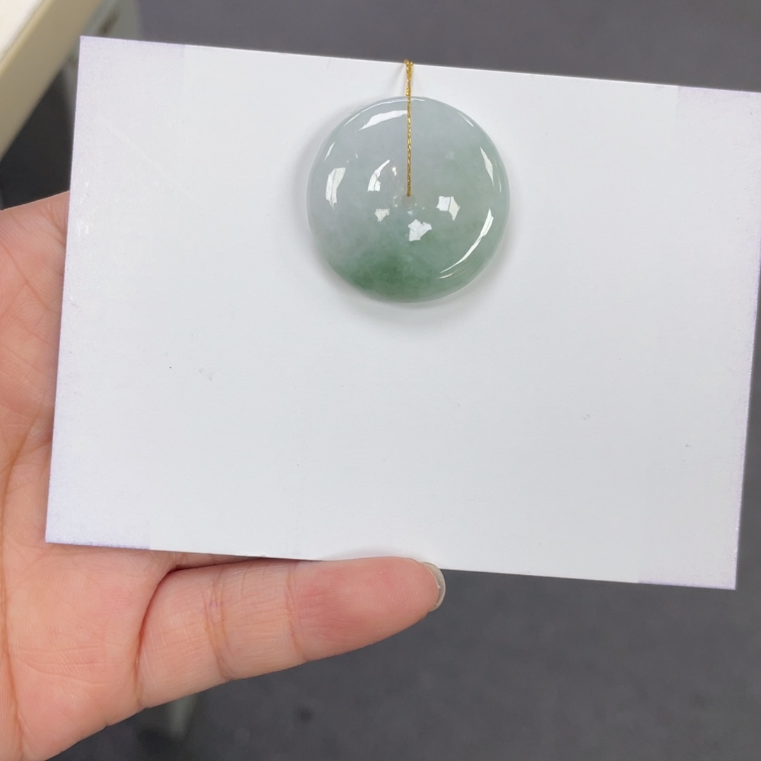 翡翠未镶嵌颈饰平安扣