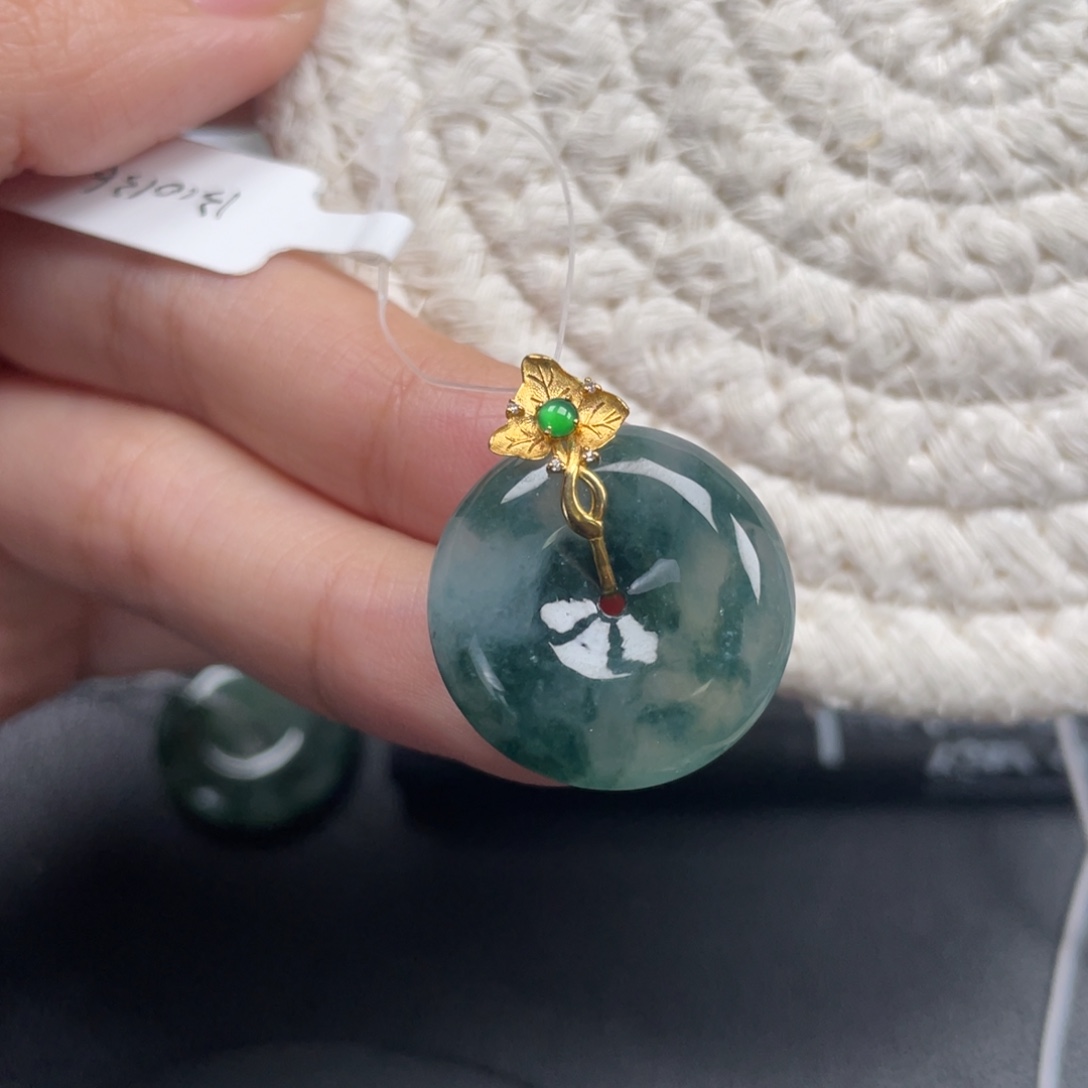 翡翠18K金镶嵌颈饰天然A货缅甸翡翠