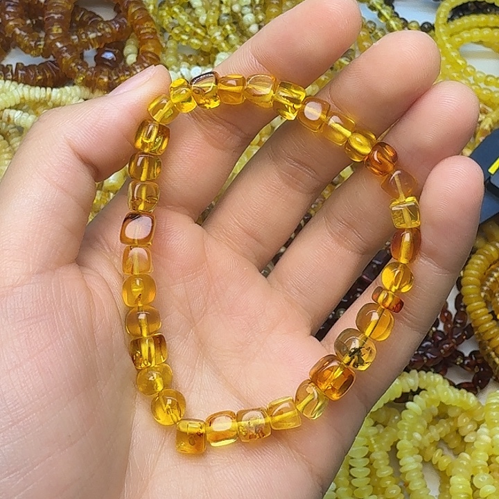 琥珀未镶嵌珠宝奇石