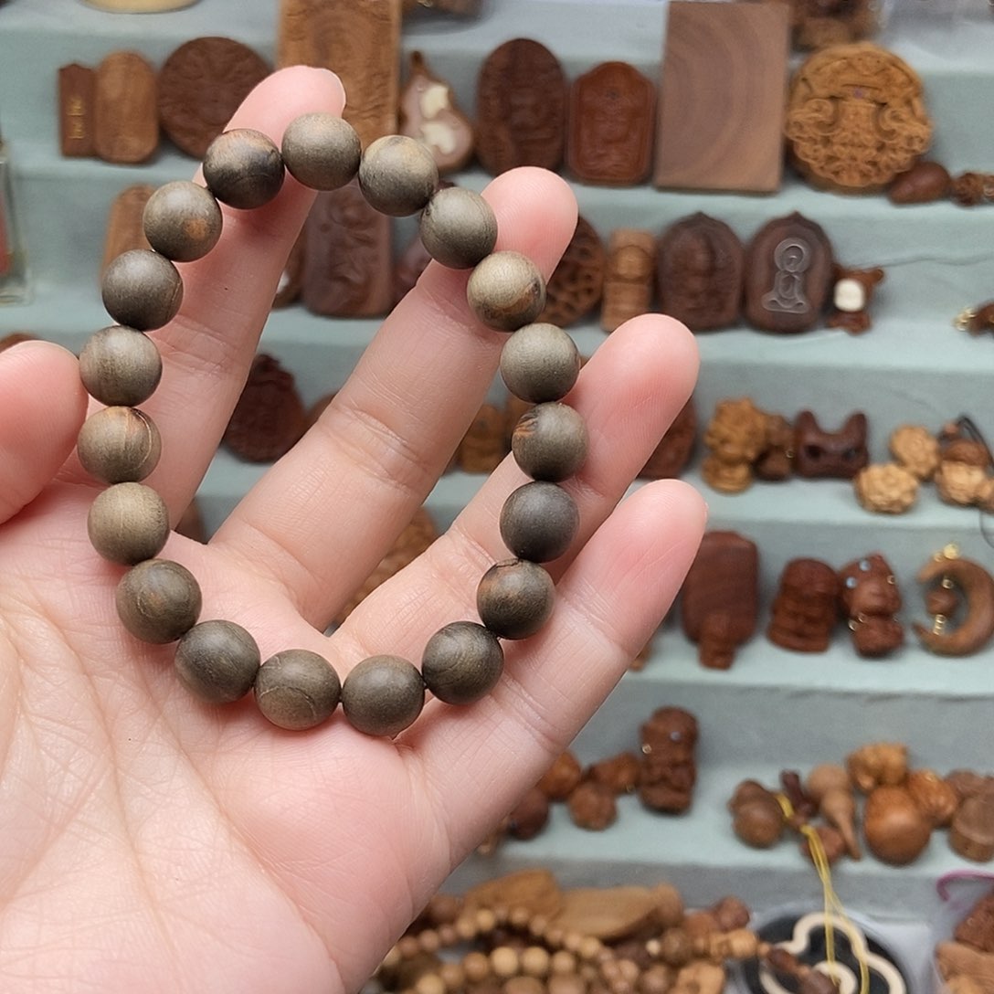 檀香木无事牌瑕疵土沉1.0