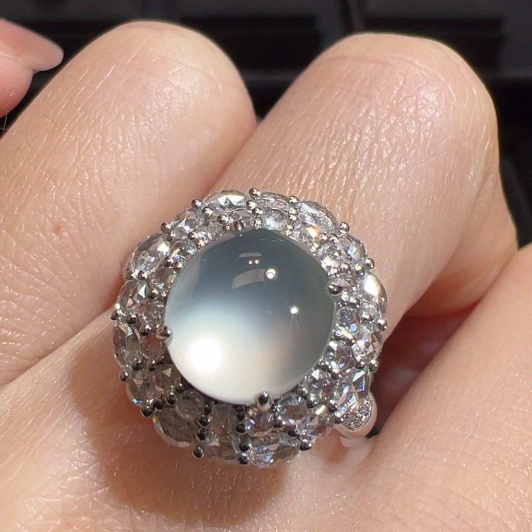 翡翠戒指18K金镶嵌收到货48小时鉴赏期