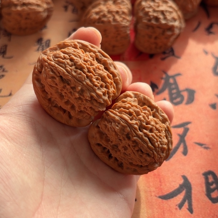 文玩核桃吊坠拉丝蚂蚁南疆石