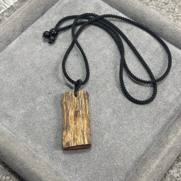 沉香【cx22】【贺总甄选】沉香随型车挂吊坠多样性发其一