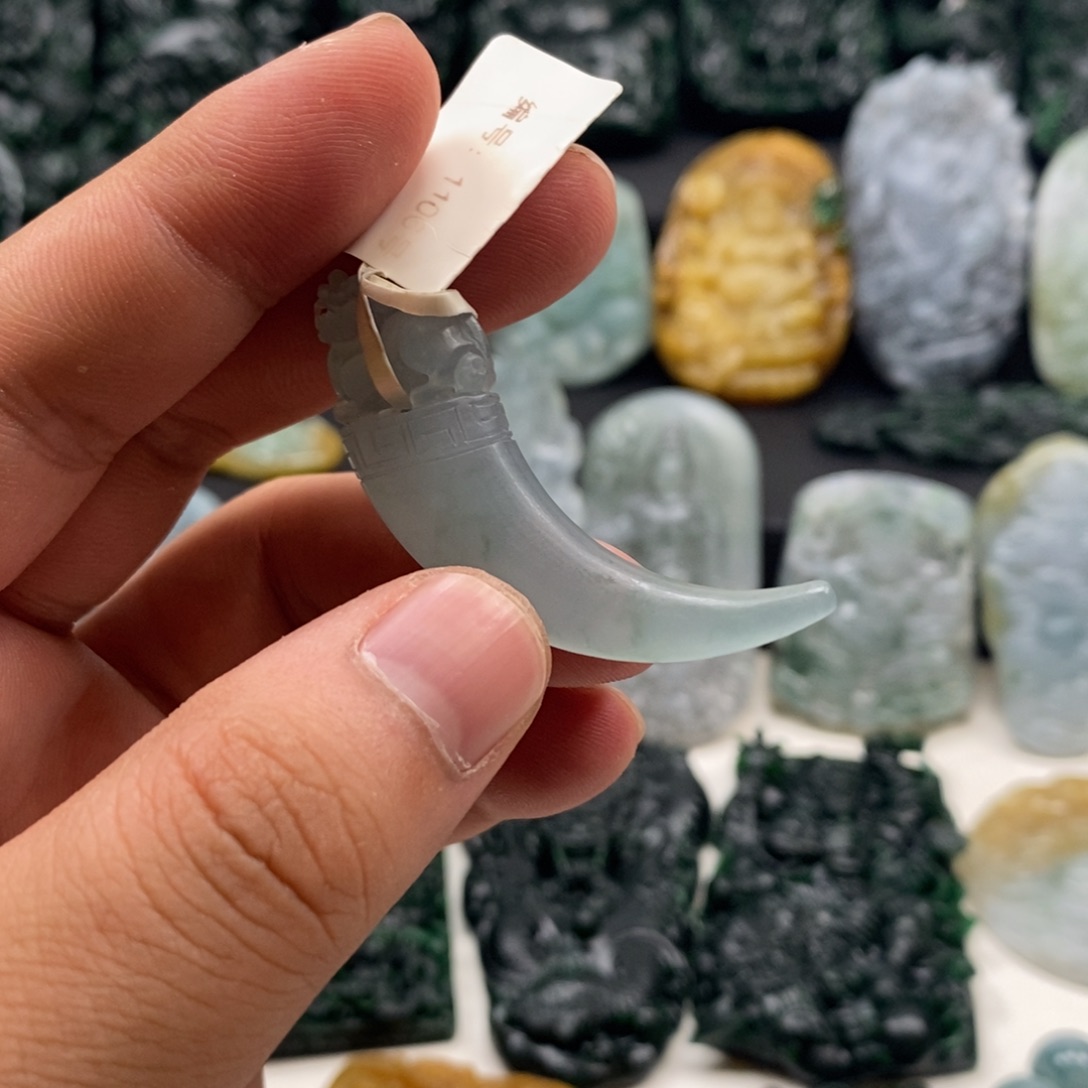 未镶嵌定制翡翠天然翡翠A货龙牙