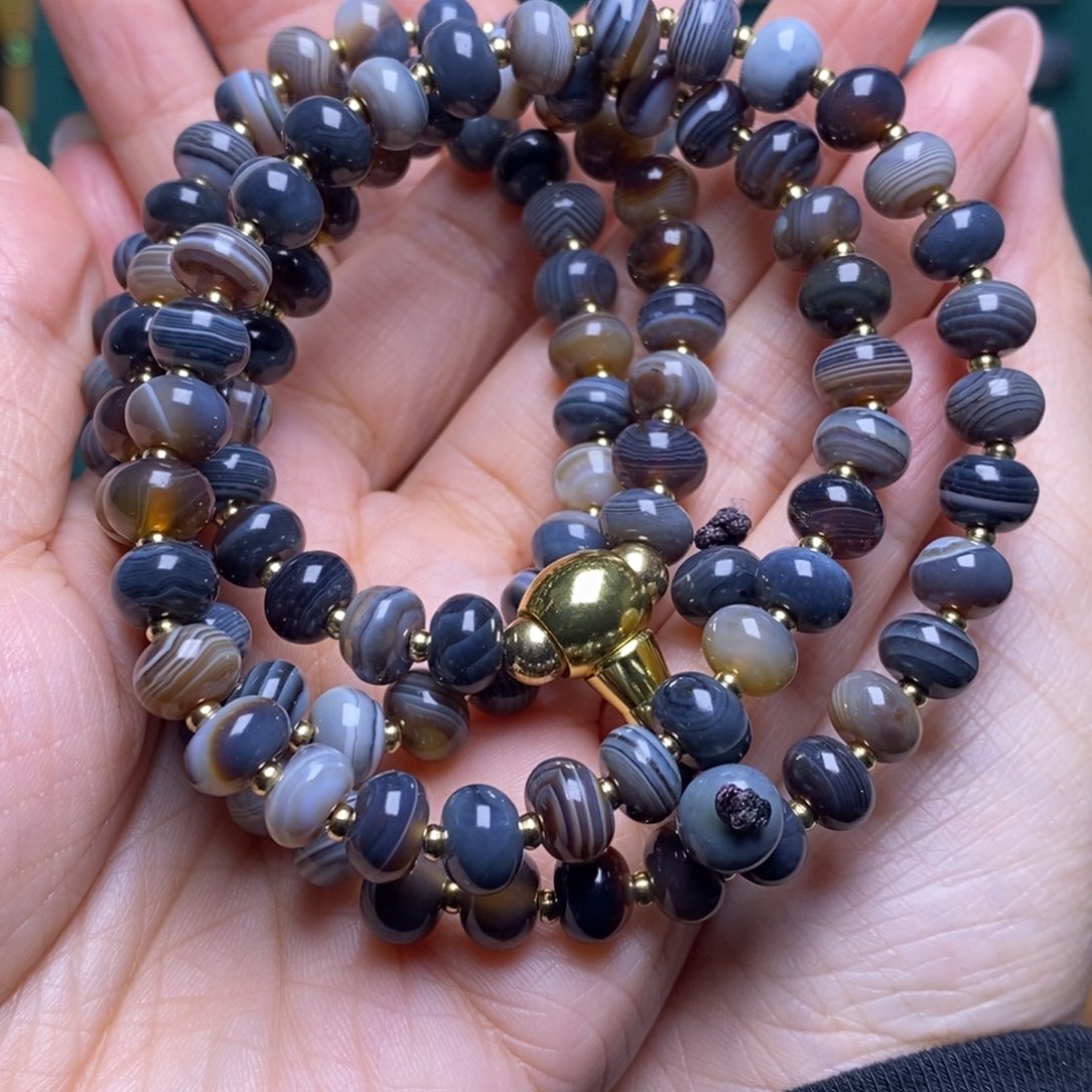 赵***风玛瑙/玉髓未镶嵌珠宝半成品