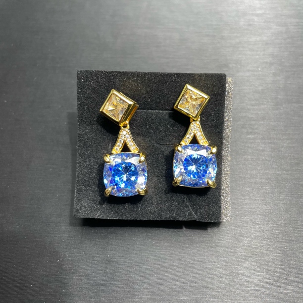 耳饰 【高端定制】 W4893  时尚精美耳钉多样性发一