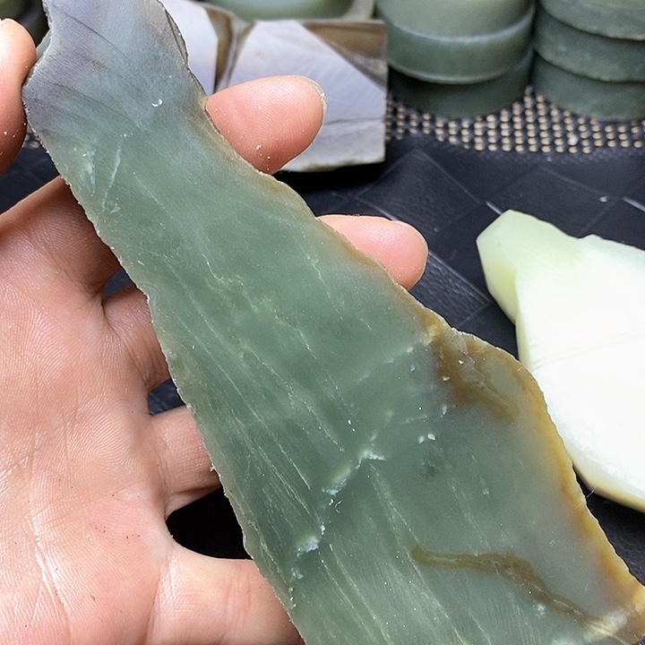 和田玉毛料未镶嵌