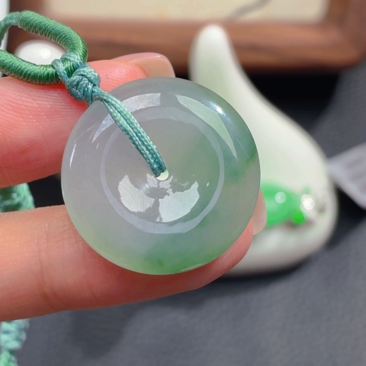 颈饰未镶嵌翡翠吊坠