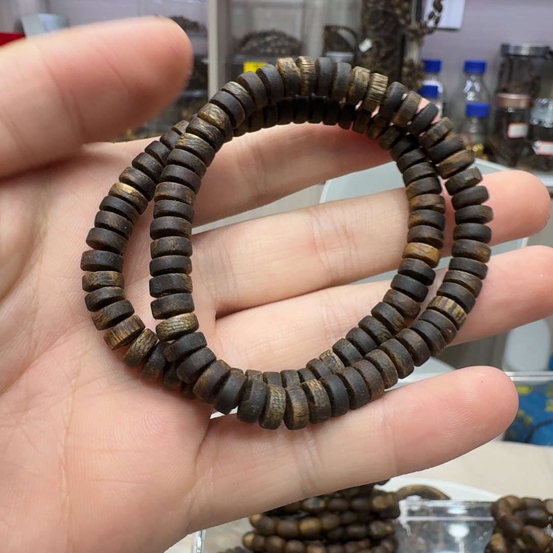 沉香碎屑沉香白棋母树沉水 7-6 克多样性发一串