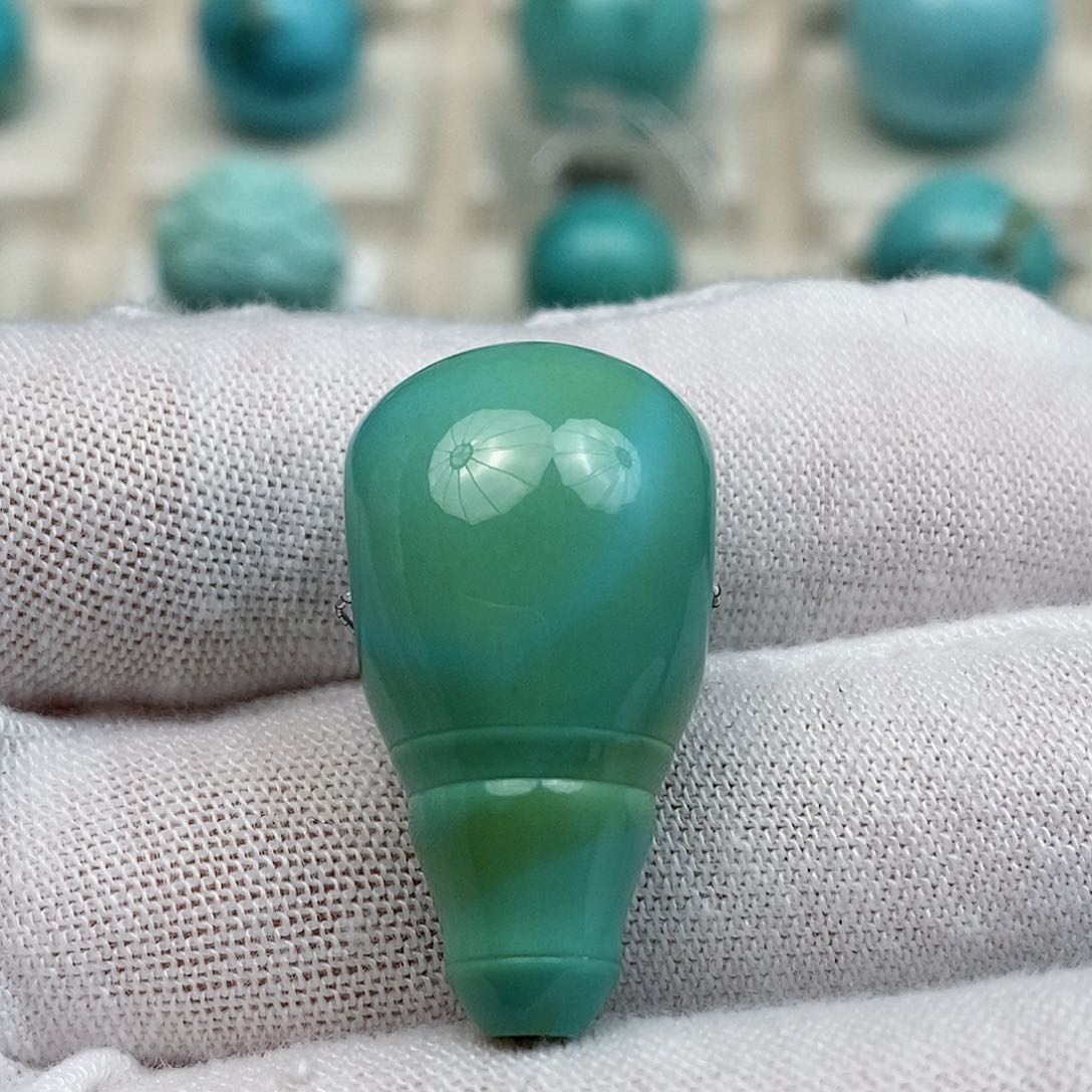 绿松石配饰未镶嵌