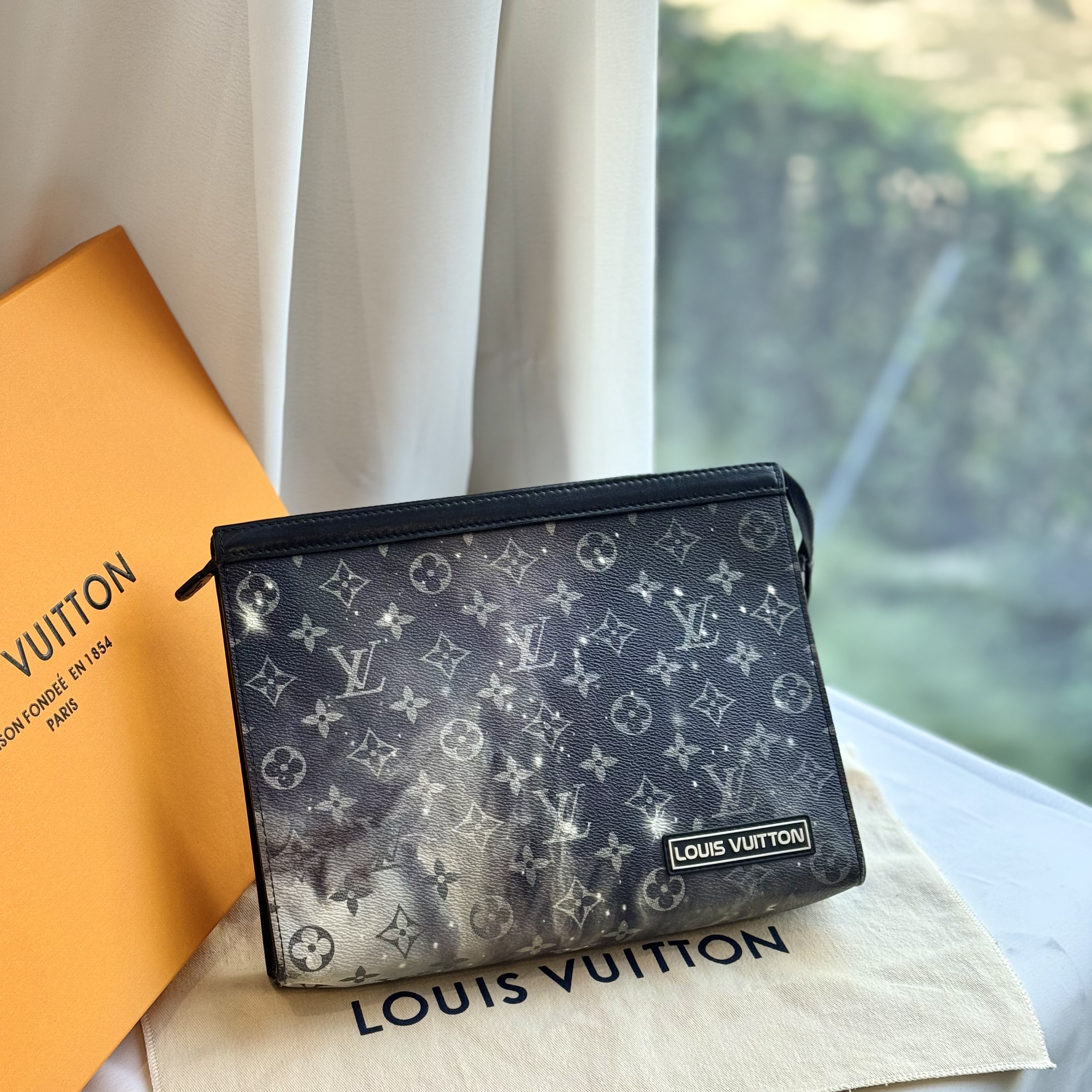 95新 LouisVuitton/路易威登 银河星空印花洗漱包26 限量款