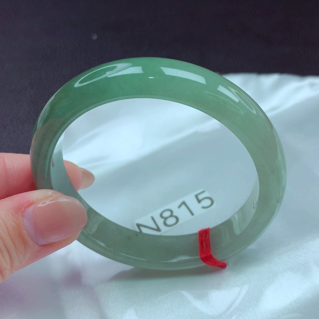 翡翠手镯未镶嵌手镯88