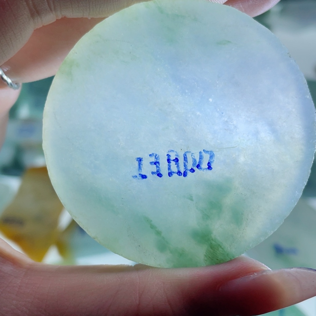 定制翡翠未镶嵌冰透飘绿花包工