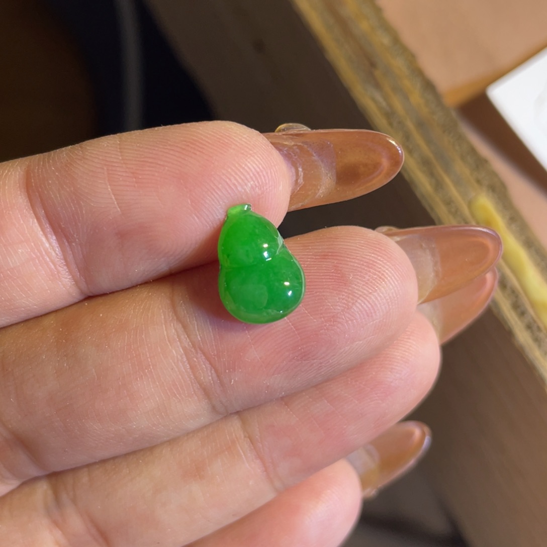 翡翠颈饰未镶嵌葫芦