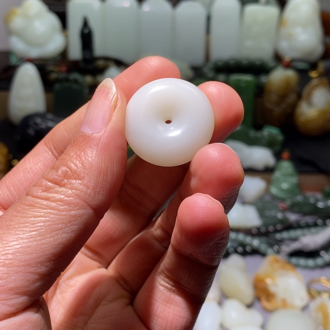 和田玉颈饰未镶嵌