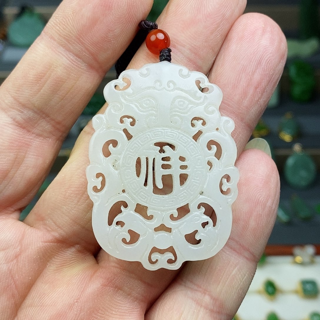 和田玉颈饰未镶嵌