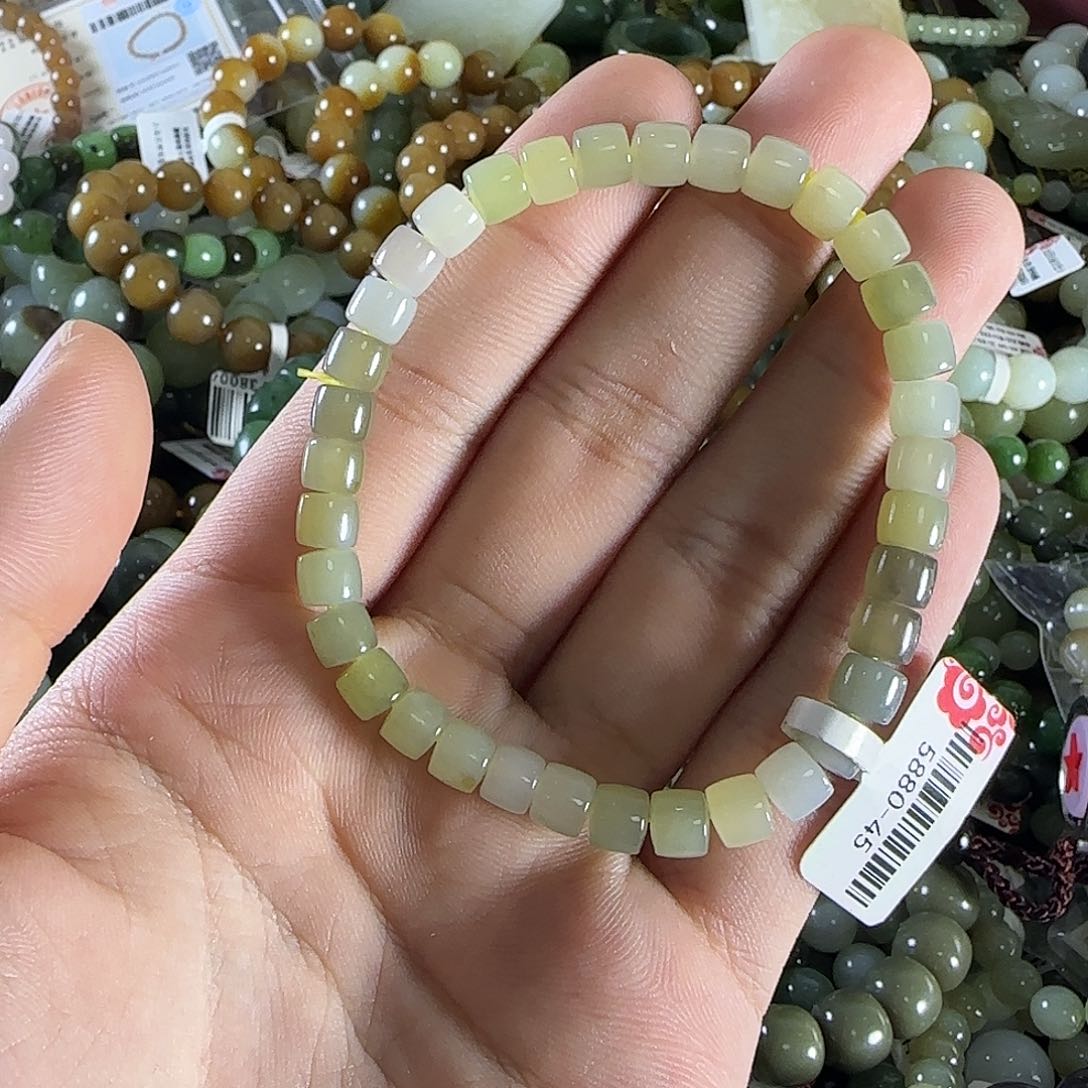 和田玉颈饰未镶嵌81