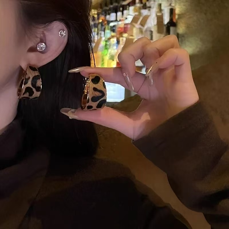 铜合金耳饰 8610复古豹纹宽面耳圈港风耳环夸张耳饰拉德秋冬A200