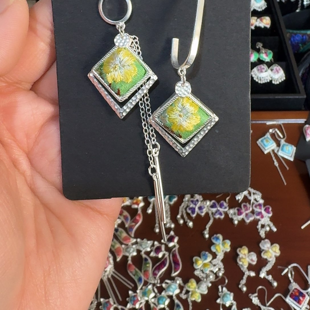 织绣民族风刺绣耳环