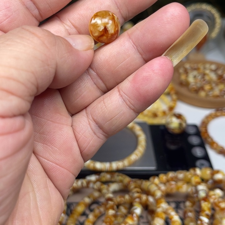 琥珀未镶嵌裸石69号