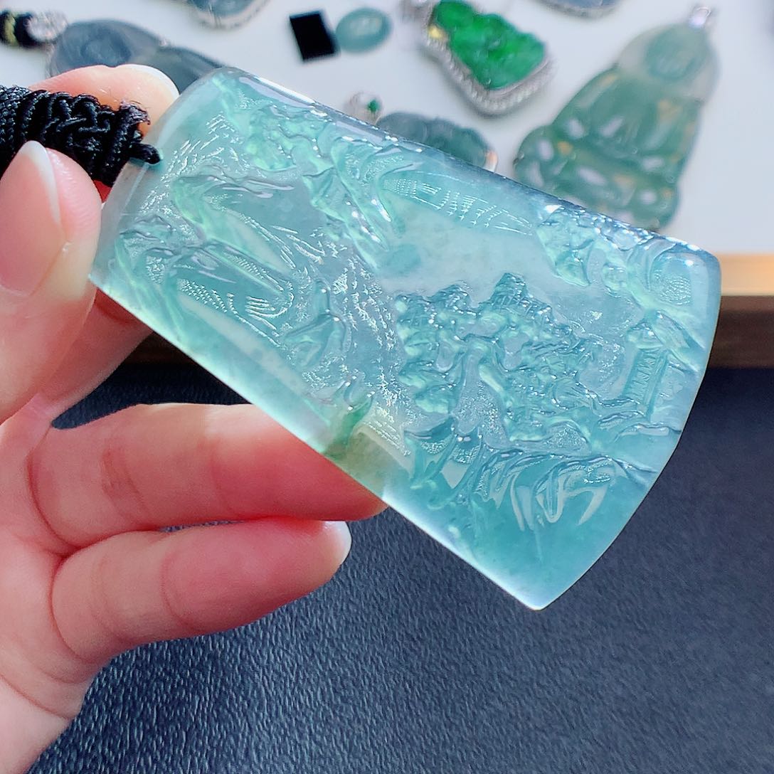 翡翠颈饰未镶嵌翡翠