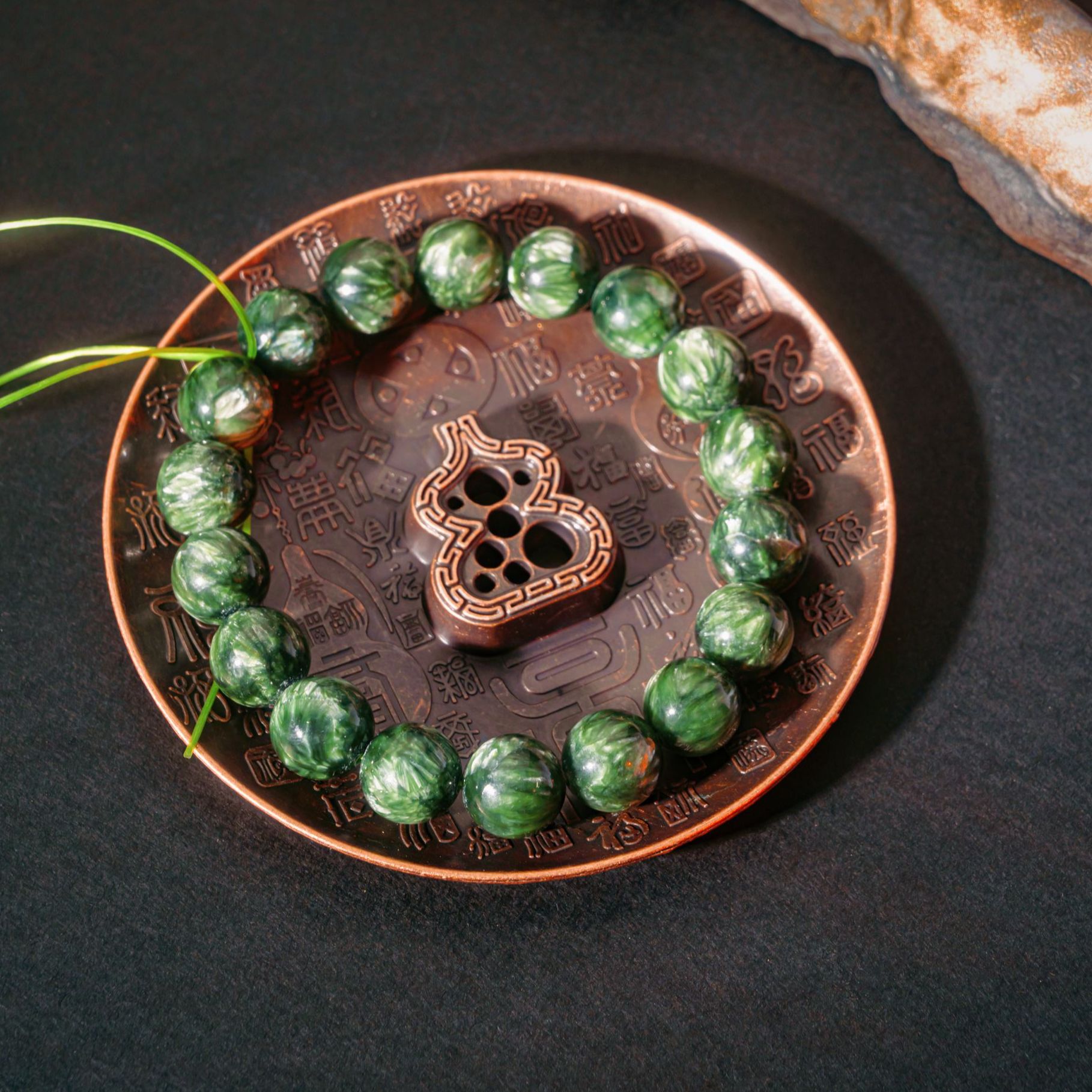 【高端定制】天然绿龙手工定制吉祥礼女款女款绿色单圈精美