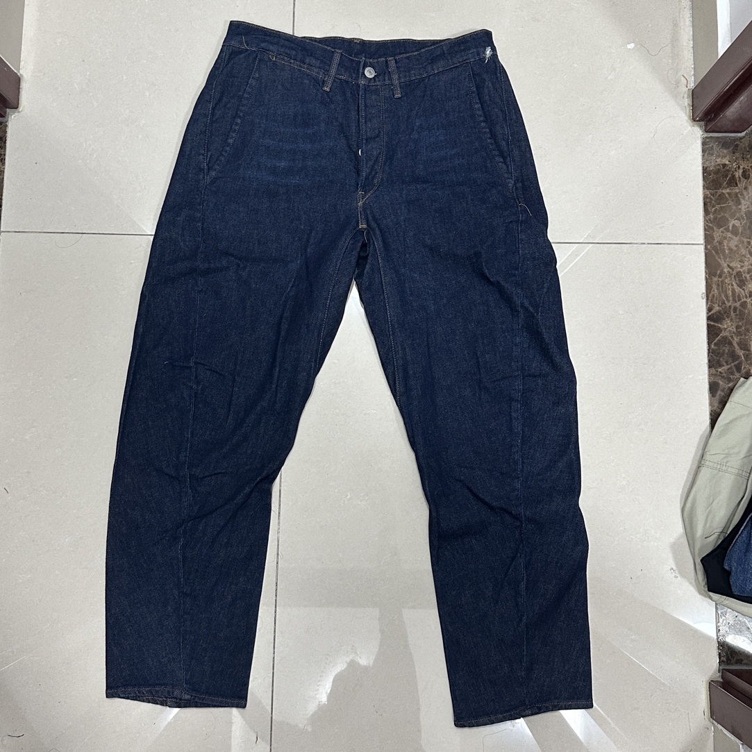 570男款弯刀牛仔裤