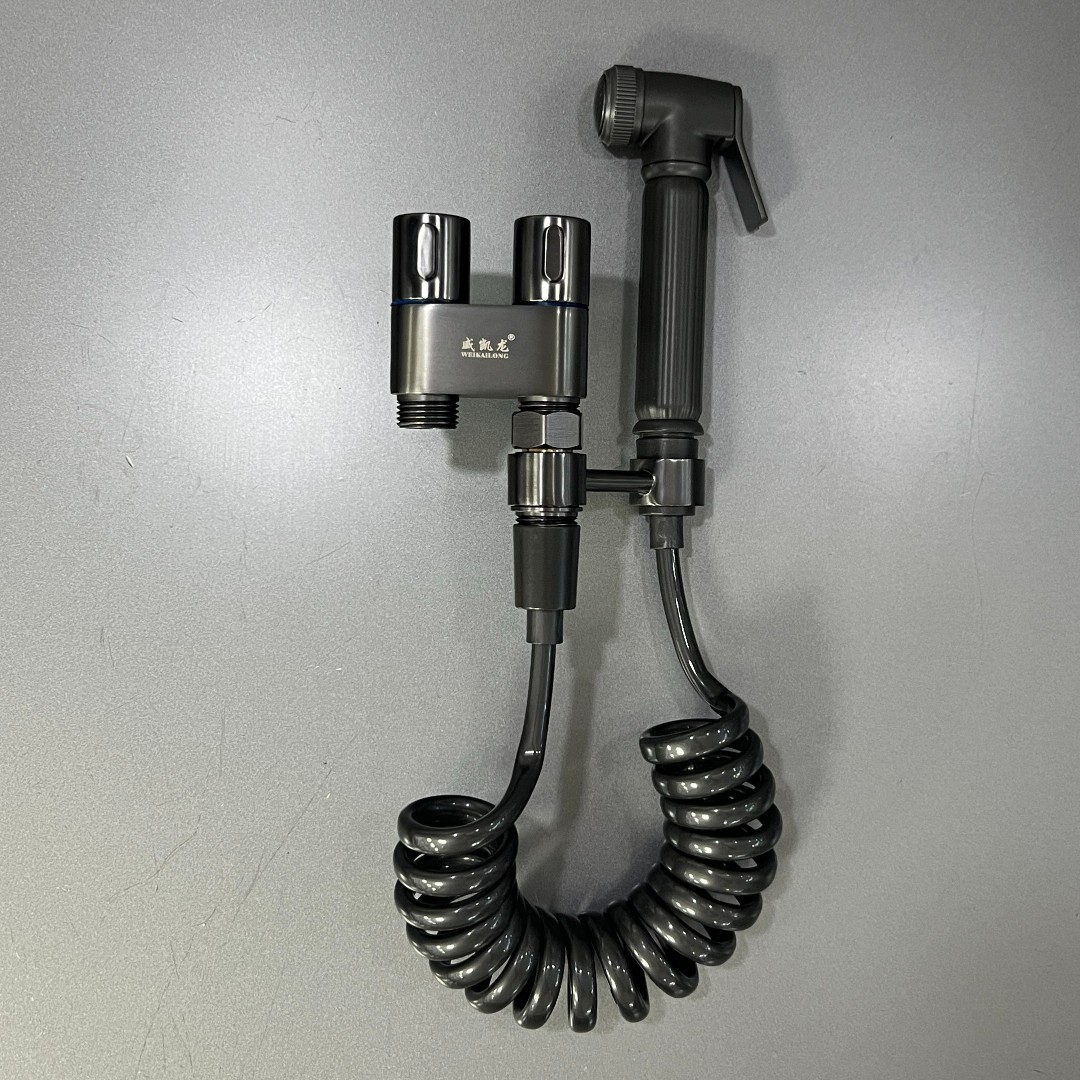 威凯龙 全铜小空间 一进二出马桶伴侣喷枪 双控开关 独立出水