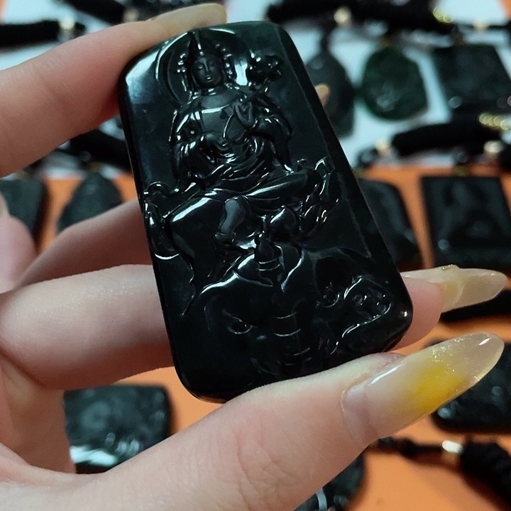 翡翠颈饰未镶嵌L****.翡翠吊坠